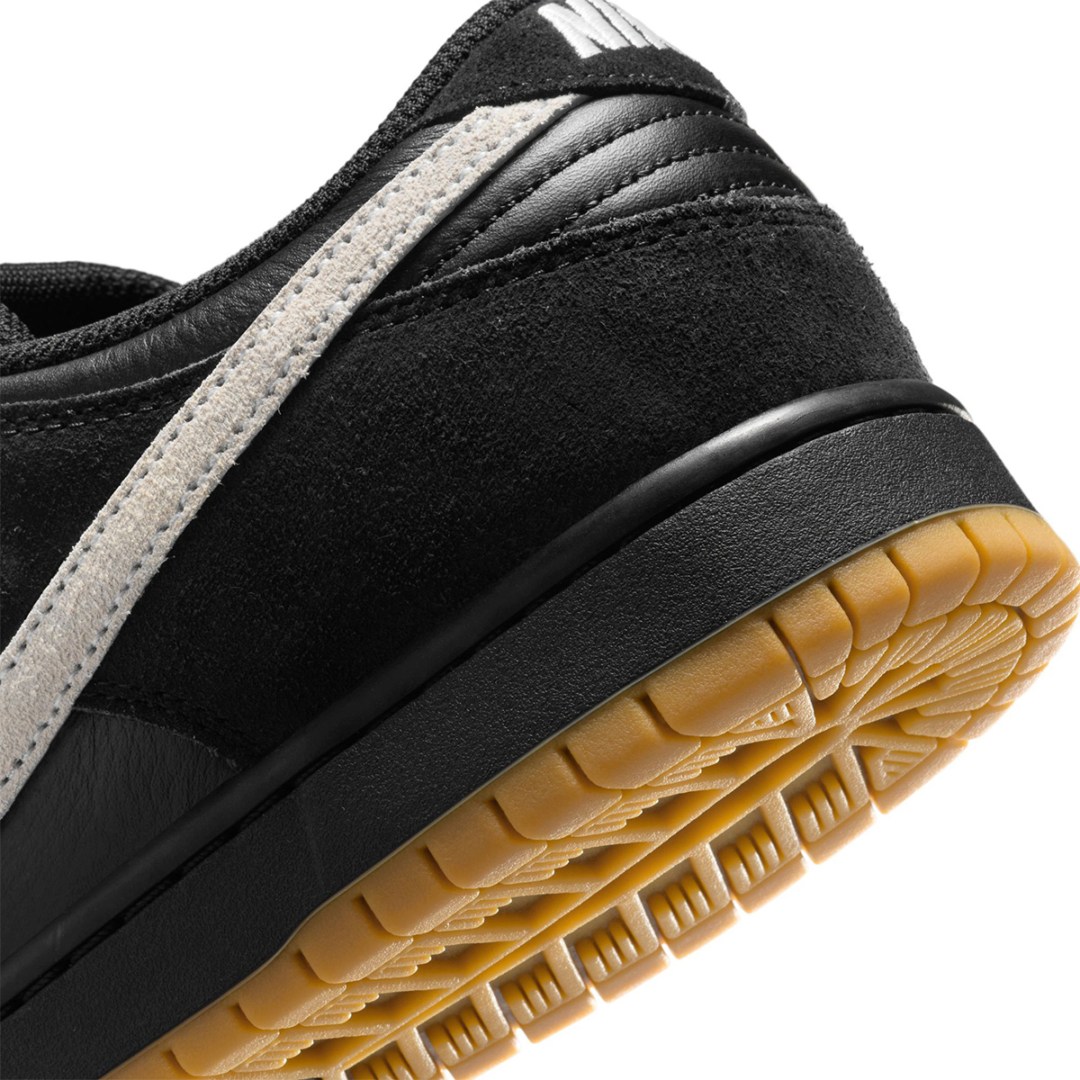 Nike SB Dunk Low Pro Black/White-Black-Gum Light Brown